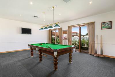 185/2 Rochester Parade