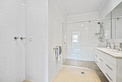 210/42 Ridley Road
