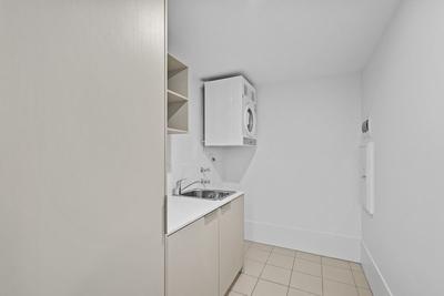 M313/469 Sandgate Road