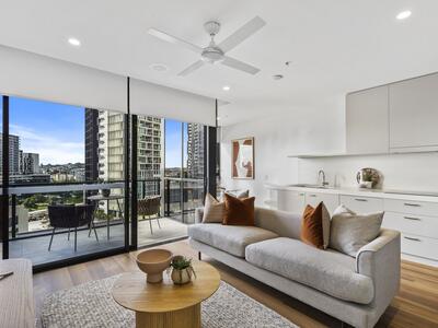 908/50 Longland Street