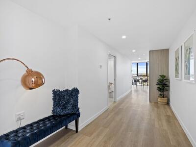 918/50 Longland Street