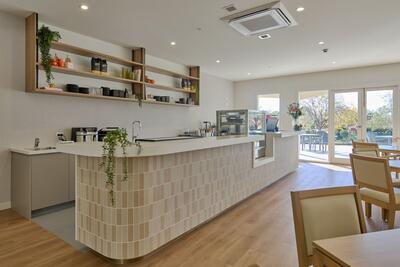 96/100 Station Street