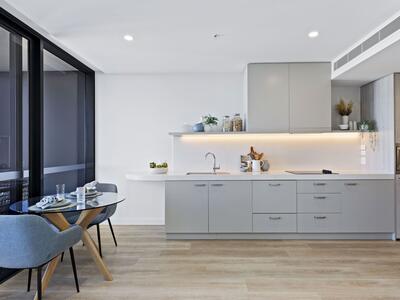 716/50 Longland Street