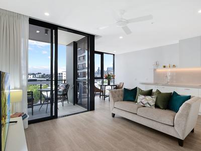 809/50 Longland Street