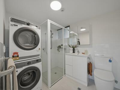 208/57 Cadbury Road