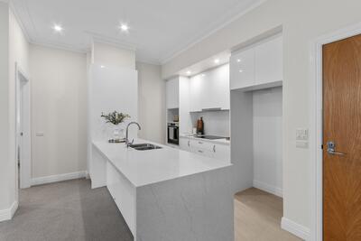 96/378 Cotham Road