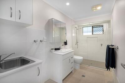 84/5 Lochinvar Court