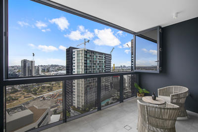 1705/50 Longland Street