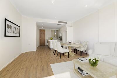 B205/469 Sandgate Road