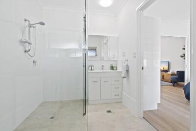 202/66 Bainbridge Street