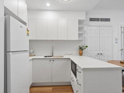 201/10 Minkara Road