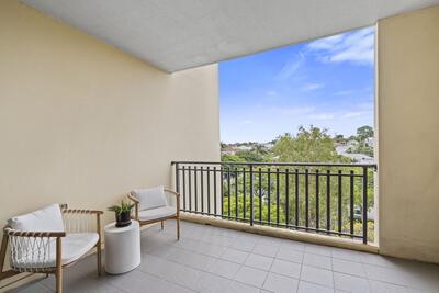 E303/469 Sandgate Road