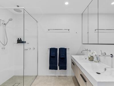1611/50 Longland Street