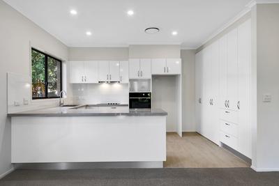 130/37 View Mount Road