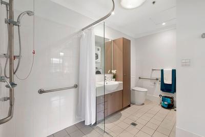 61/15-27 Adelaide Drive