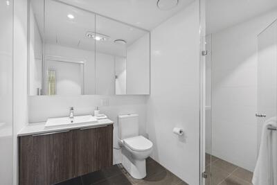 1002/2 Symphony Way