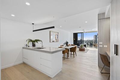 1204/50 Longland Street