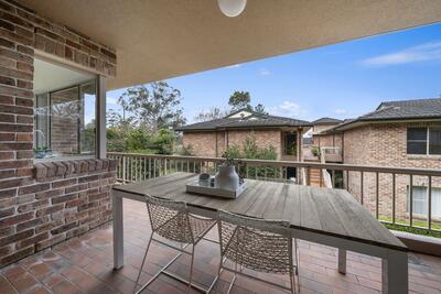 142/42 Roma Road