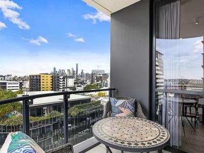 809/50 Longland Street