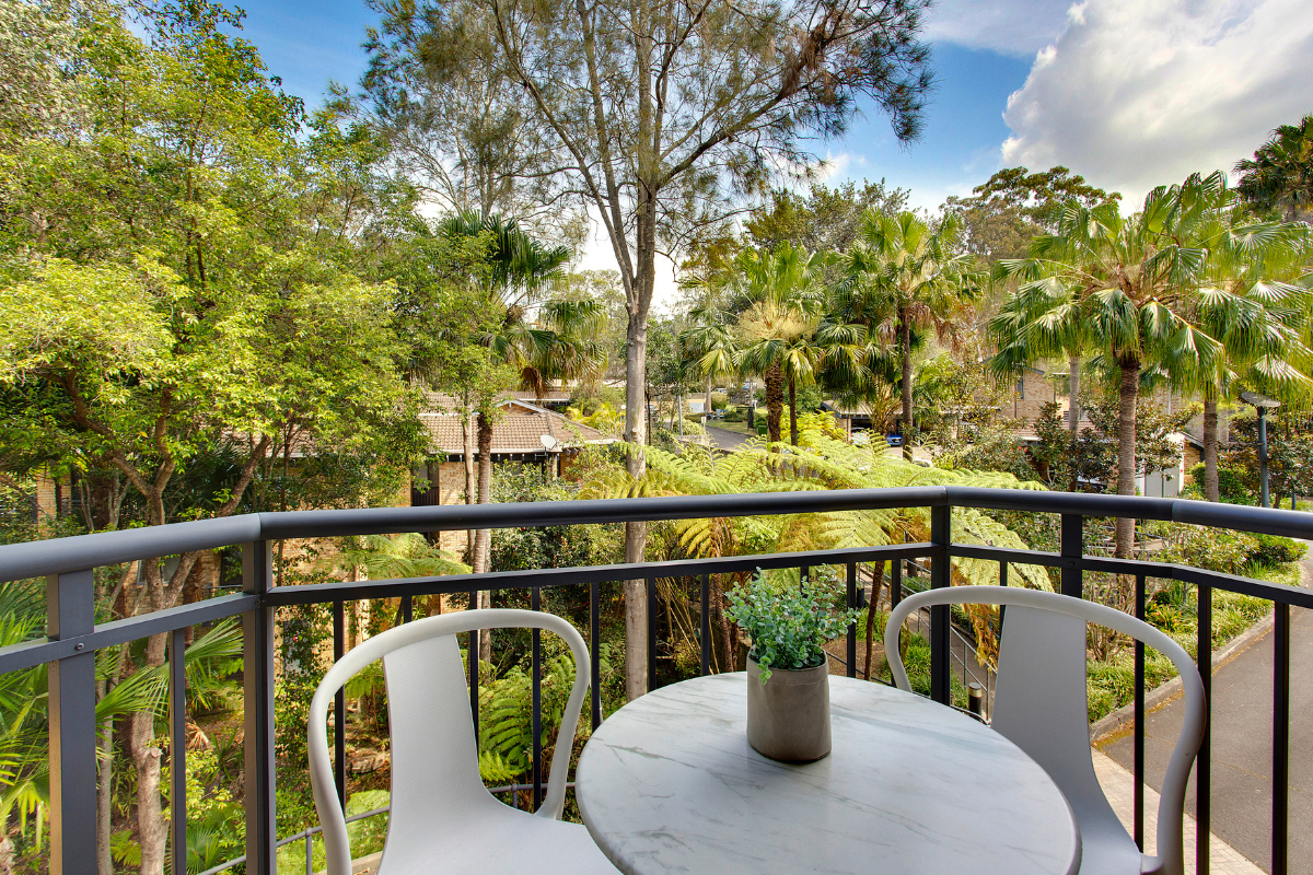 Bayview-Gardens-BalconyUnit9