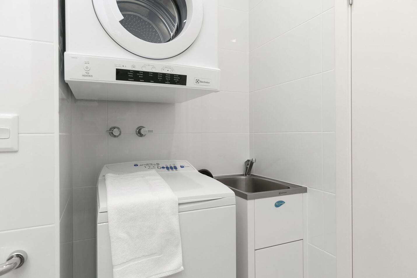 3d833aa162b41141b76587af01ba26f401588416